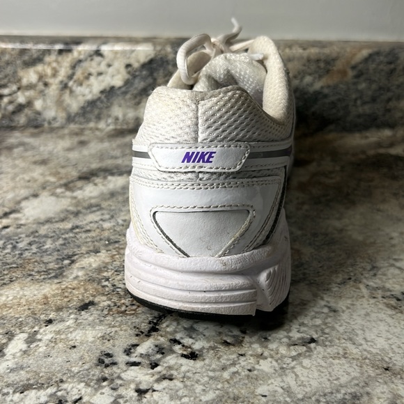 Nike impact groove running shoes for women. Size 9 - Picture 8 of 11